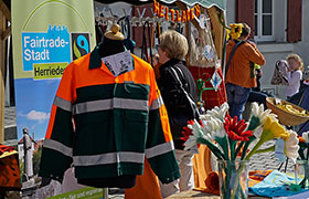 Faire Textilien am Frühjahrsmarkt