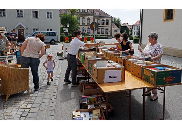  Büchereiflohmarkt